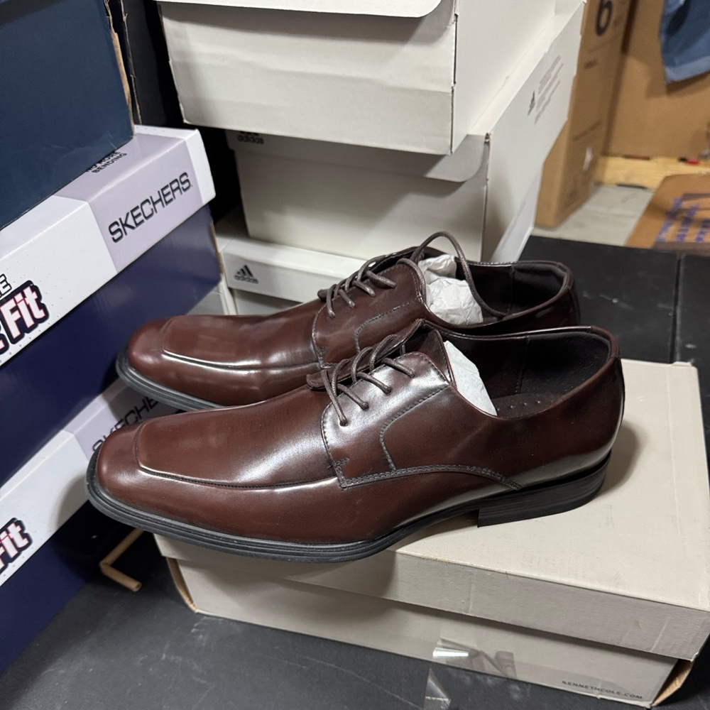 Kenneth Cole Men's Settle Oxford 9.5 - Picture 5 of 7